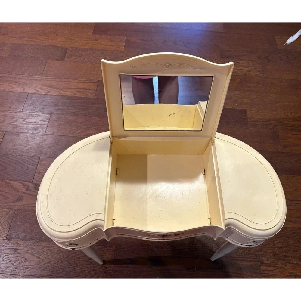 Vintage 1960s Marx Budding Beauty Dressing Play Vanity w/ Mirror 24